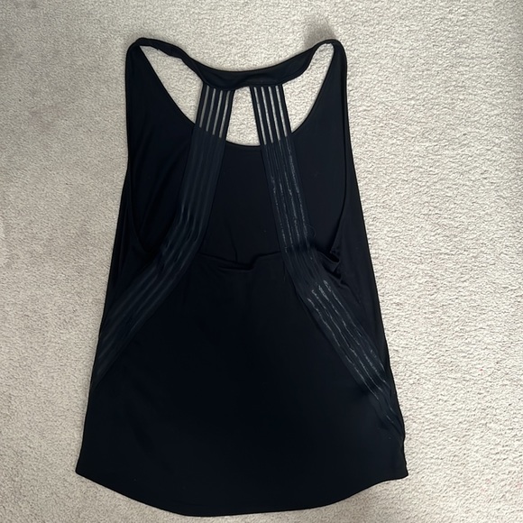 Black tank top - Picture 2 of 2